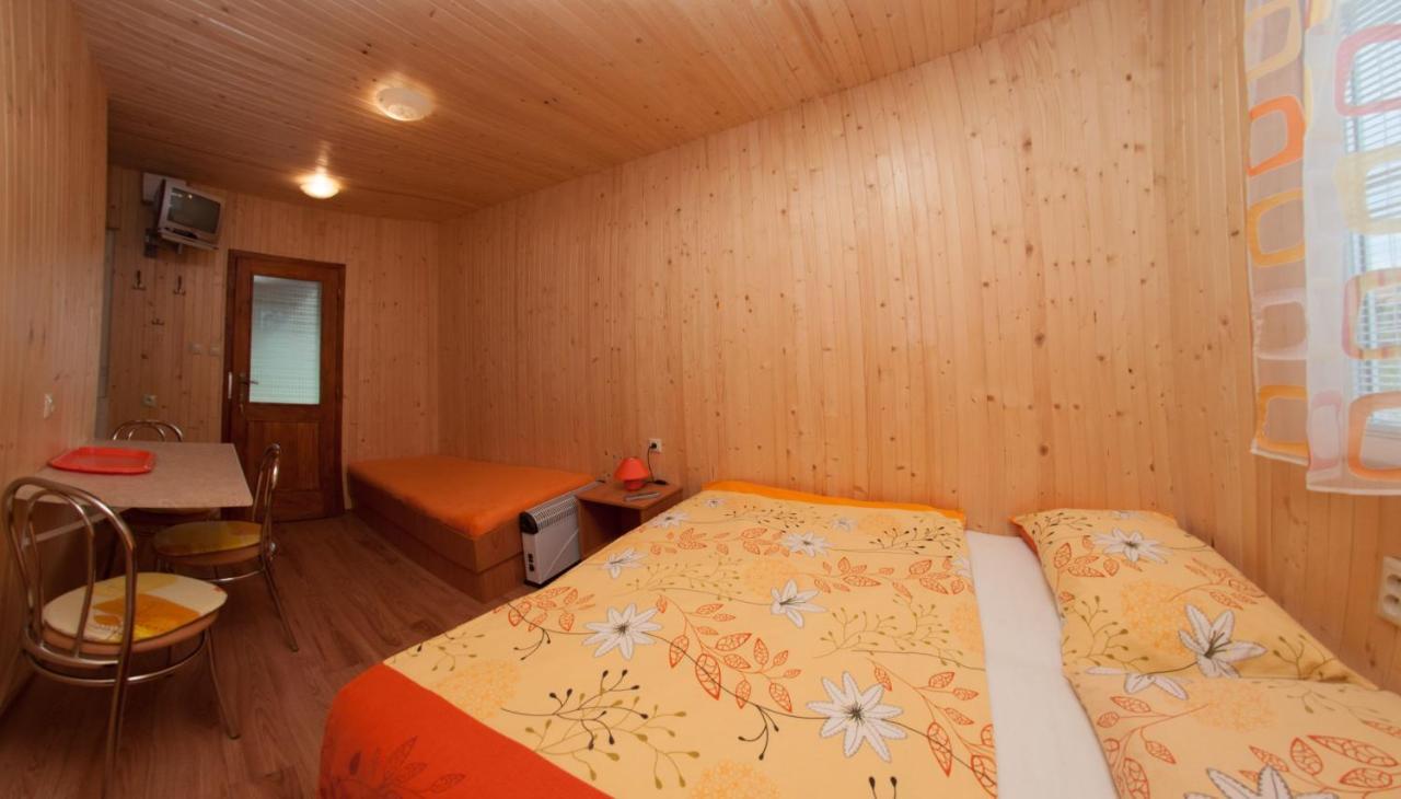 Néró Apartman Velky Meder Exterior foto